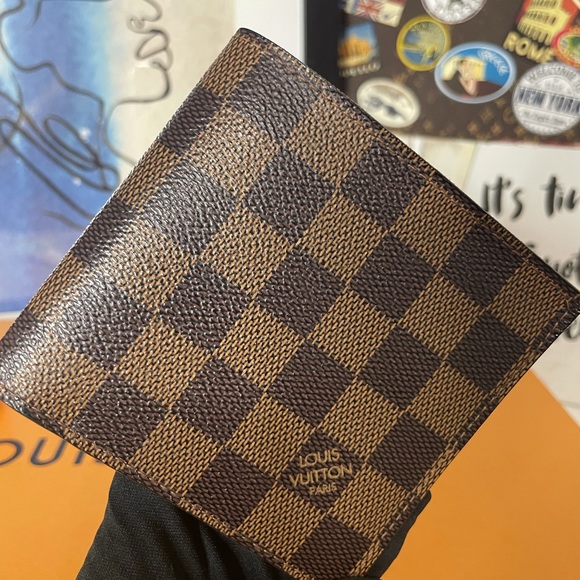 Sold on my instagram. Louis Vuitton Men’s Bifold wallet kn Damier Ebene - Picture 9 of 16